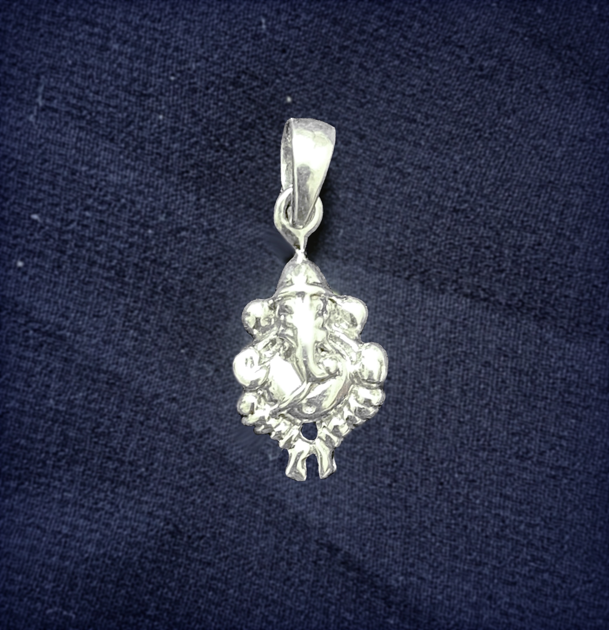 sterling silver lord ganesha pendant charm, 1.7g sterling silver lord ganesha pendant charm, 1.7g