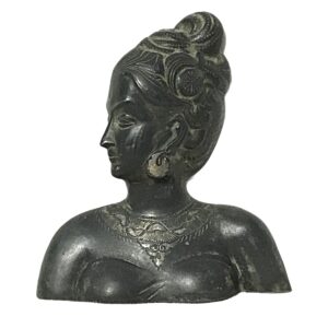 bridi lady metal statue